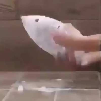 SLPT: Use toothpaste for scratches on your iron
