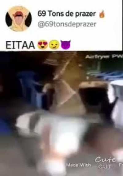 &Eacute; t&atilde;o bom ver uma crian&ccedil;a se fudendo