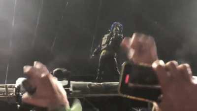 crazy video I got a rolling loud. i have so many. I&rsquo;m 6&rsquo;5&rdquo; and i front &amp;amp; center. Lmk if you wanna see more 😈