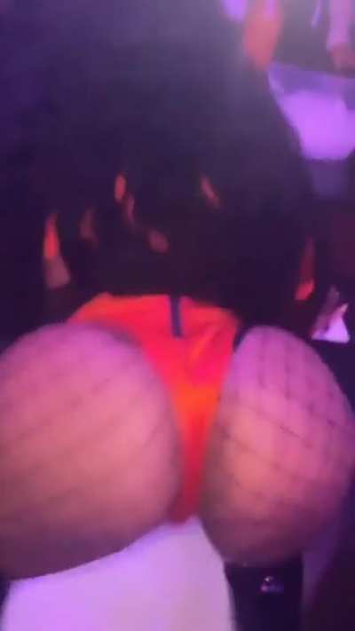 Jayda throwing that shit😩😩😩😩