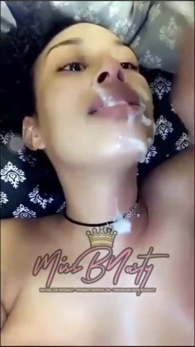 "Nutted on her Face"....💦 Dropping her 65 Gb MegaPack in comments 👌🏾🥵