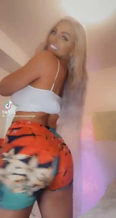 Damn She Thick😍🍑🤌🏼
