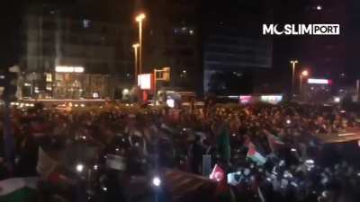 Bir şeyler yapmaya &ccedil;alıştım. Epilepsi krizi ge&ccedil;irebilirsiniz.