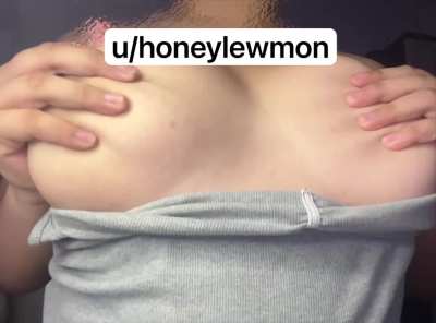 Flashing you my cute Filipina tits 😝