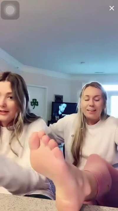 @ambercollins3 and @monicamayy were live again from Thursday; Amber&rsquo;s got such amazing rap talent and amazing hot bare 🦶🏻 sole!! Part 8