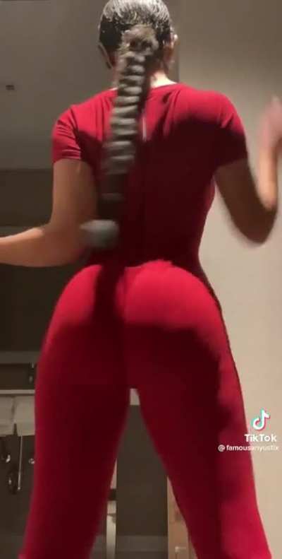 It moves like water 😭💦🍑