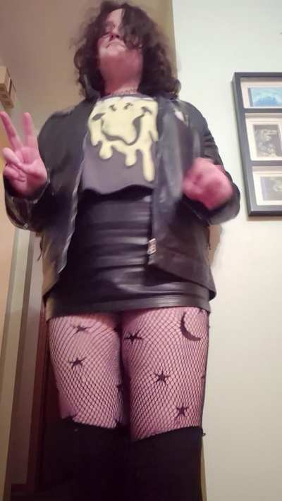 Gothicc puppy still ownerless, figured you might like it &amp;gt;~&amp;lt;