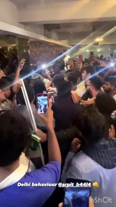 Kalesh b/w YT streamer Arpit Bala and a Girl with her Gang during his Concert in Koramangala, Bengaluru Yesterday
