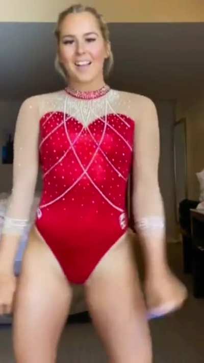 Utah&rsquo;s Adrienne Randall❤️🤍🖤🤸&zwj;♀️