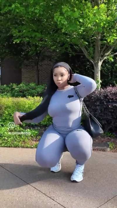 Lightskinkeisha (@Lightskinkeisha )