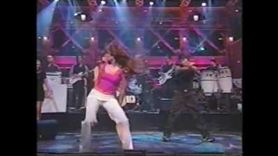 Jennifer at SNL - Play (2001)