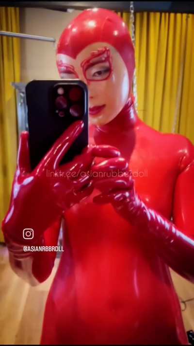 Your red queen 👑