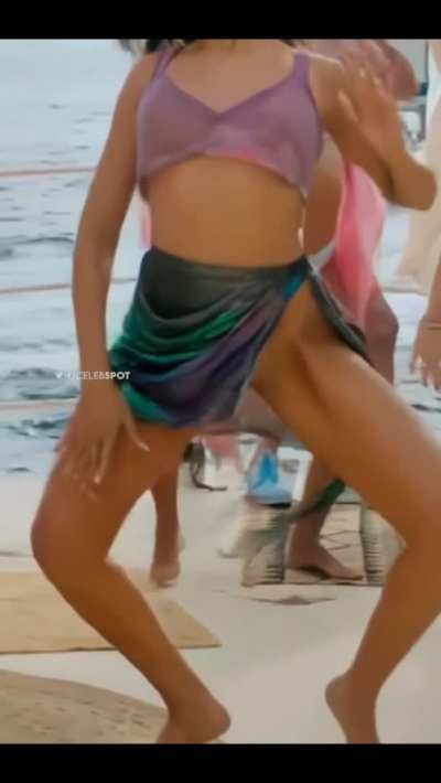 Deepika Padukone teases us !!