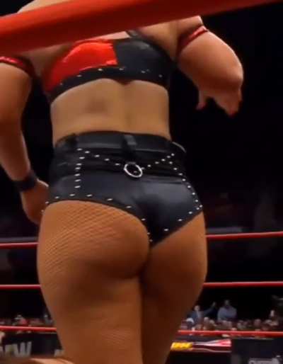 Toni Storm 