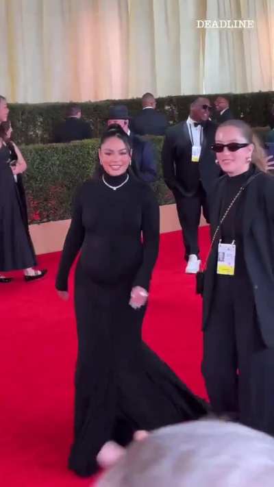 Vanessa Hudgens pregnant