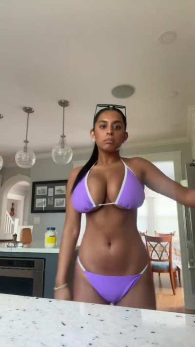 Huge Tits Bop