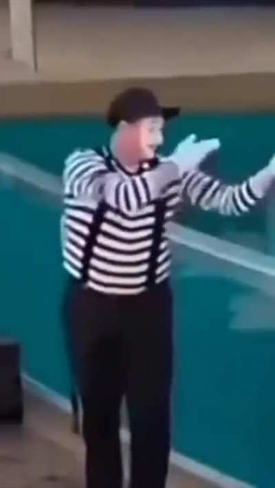 😐