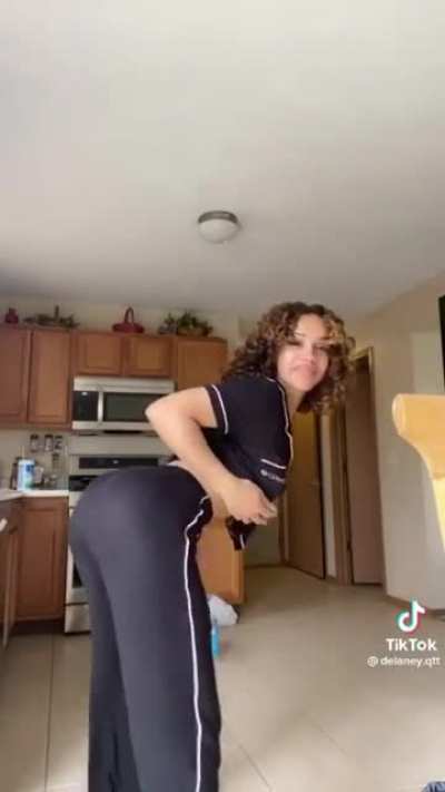 Hips and ass ❤️