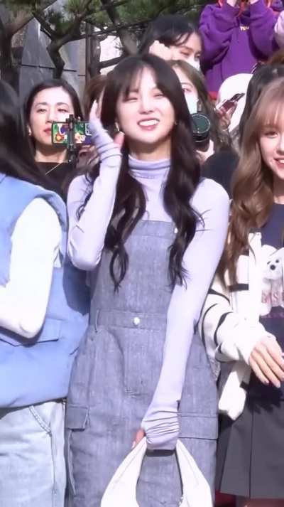 [231013] Cutie Pie Yujinnie on the way to KBS Music Bank [Magic Hour]