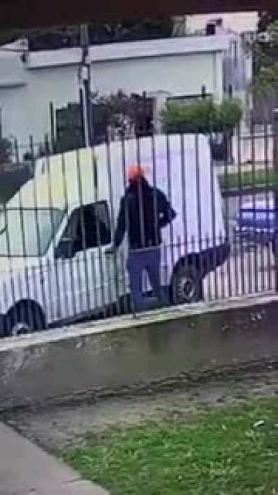 Robo de auto en 30 segundos , barrio Sayago