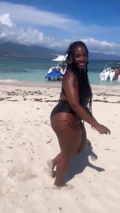 Island Girl 🔥