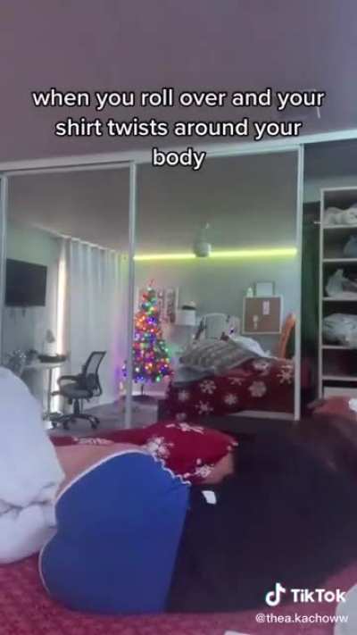 Why she show that ass??