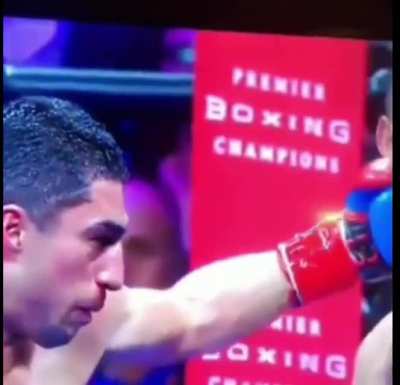 The referee&lsquo; reaction during the match looks like wtf is going on and hilarious at the same time .