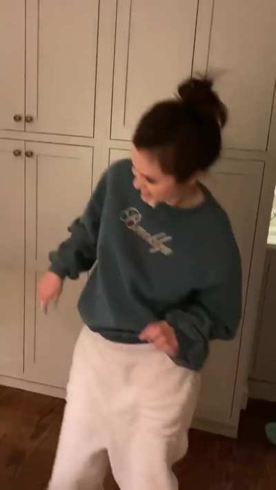 Dancing with cake on her face | IG story | January 2024