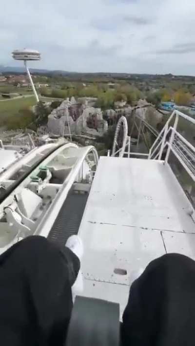 Italy has a roller coaster that drags you to the edge of a 42-meter drop, stops completely, and makes you stare straight down at 87° before letting go. Oblivion: The Black Hole at Gardaland.