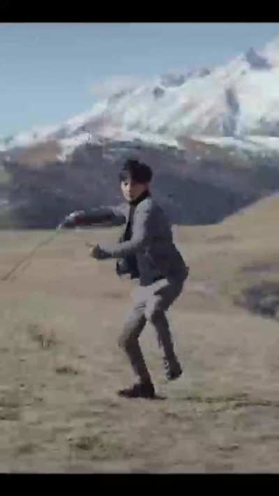 典中典之丁真放牧
