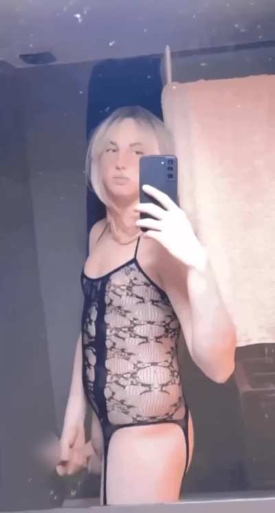 Any straight guys wanna taste ? (f)