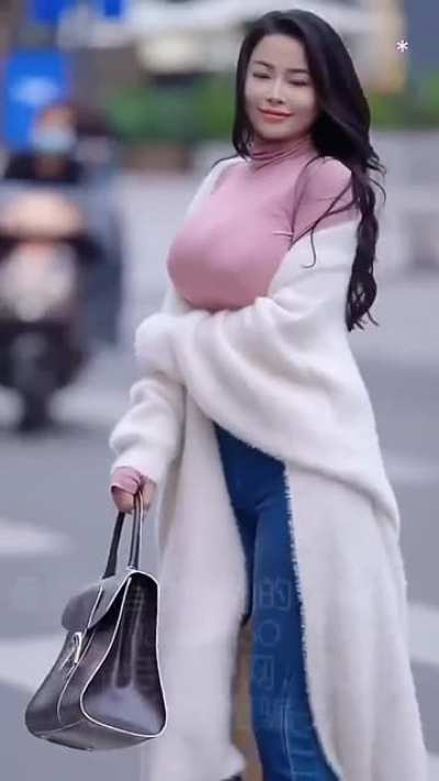 &ldquo;Always having trouble keeping my coat straight&rdquo;