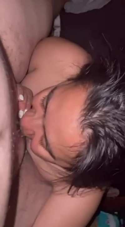 amateur asian trying to deepthroat