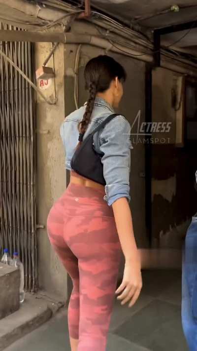 Watch till the end.🤤🍑 Nora 🥩