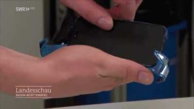 Engineering Student Designs a "Mobile Airbag" that Deploys When your Device is Dropped