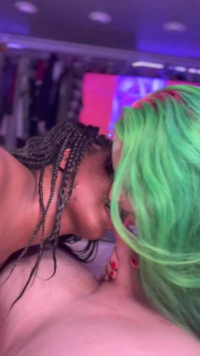 We love to share dicks togather.