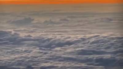 UFO Sighting filmed at 39 000 Feet over the South China Sea, near Hong Kong on November 24th 2021