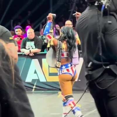 Mercedes Mon&eacute; (Fancam)