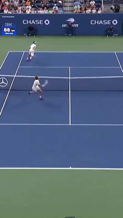 Feliciano Lopez perfects the FAKE Smash!