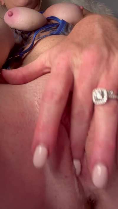 Clean up crew or using my creampie as lube when you slide in