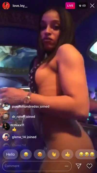 Exclusive Twerk / nip slip 4:39