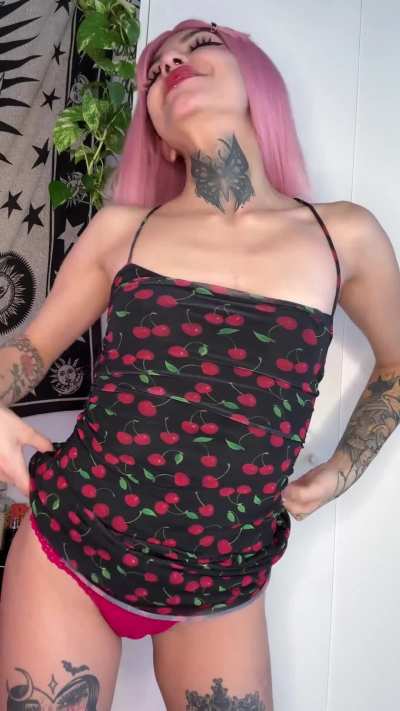 looking for someone to taste me