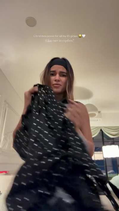 Busty XS top
