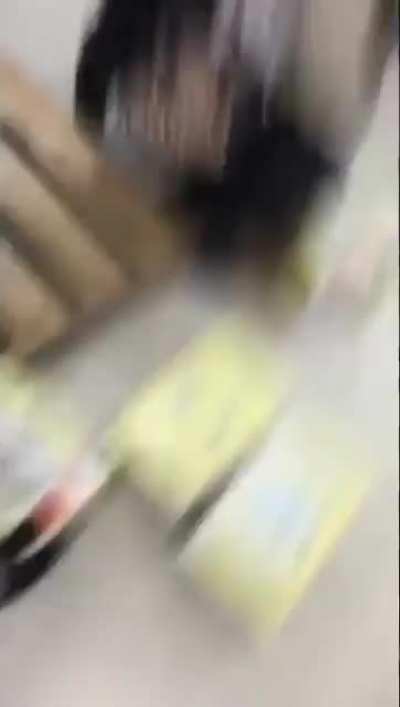 Woman steals from kid during Black Friday