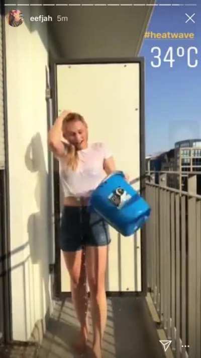Wet T-shirt