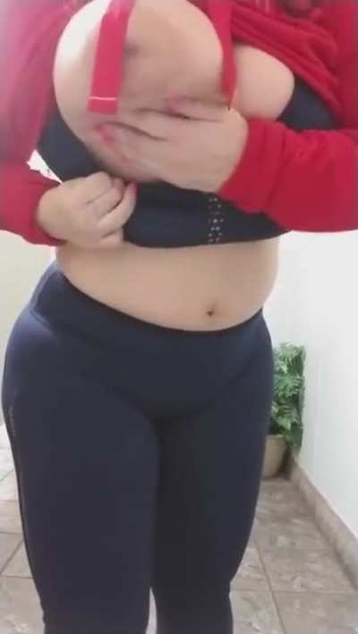 Subrina reveals her big tits