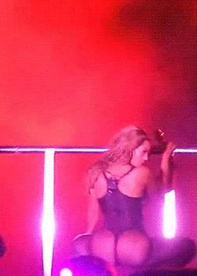 Possibly the best Beyonc&eacute; gif of all time.