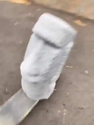 🗿🗿