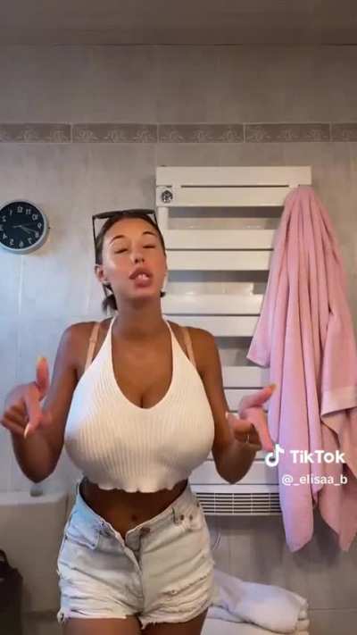 @_elisaa_b