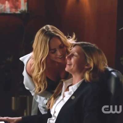 Legends of Tomorrow S04 (hottest scene) 2